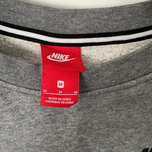 Nike sweetshirt - Picture 2 of 3